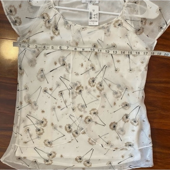 Dressbarn Sheer Cream Floral dandelion Blouse - Picture 6 of 6